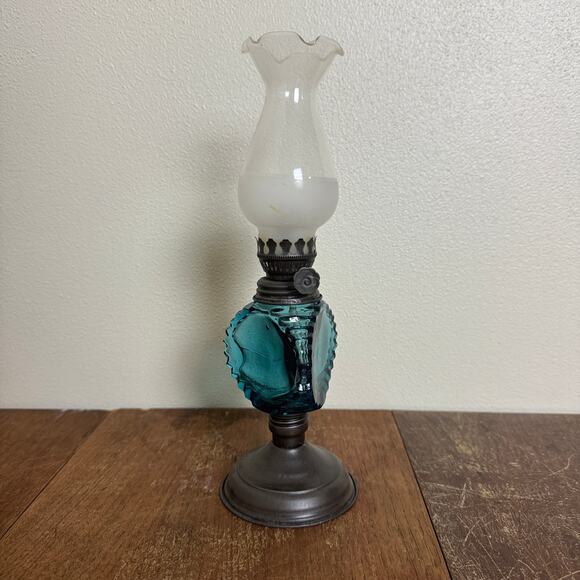 Vintage Hong Kong Metal Blue Glass Frosted‎ Hurricane Shade 10 inch Oil Lamp - Picture 2 of 11